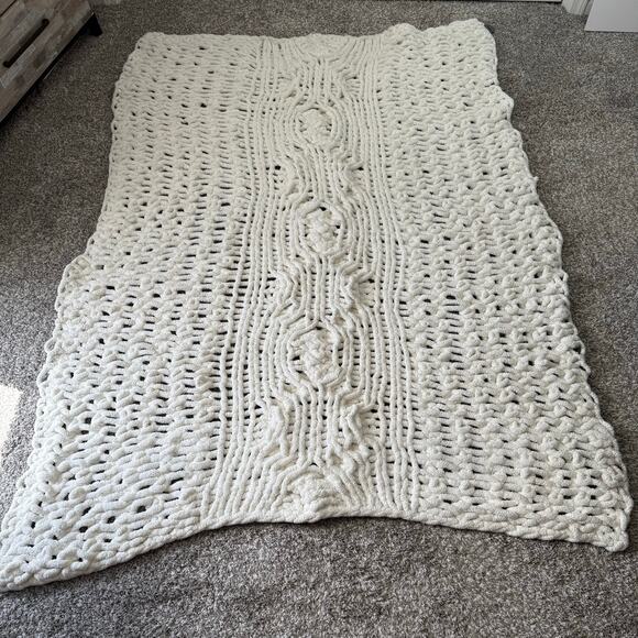 UGG Other - UGG Plush Chunky Chenille Throw Blanket